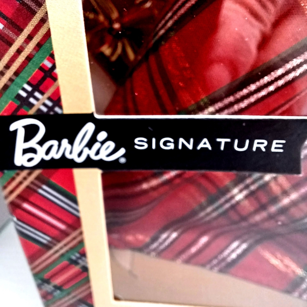 2024 Holiday Signature Collection Barbie African American - Picture 5 of 14